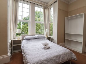 6 Schlafzimmer, individuell dekoriert, individuell eingerichtet