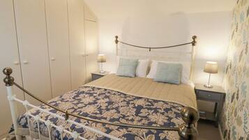 2 bedrooms, individually decorated, individually furnished, free WiFi