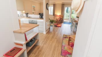 Fridge, dishwasher, electric kettle, cookware/dishes/utensils