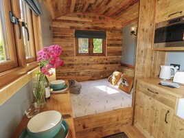 1 quarto, individualmente decorados, individualmente mobiliados