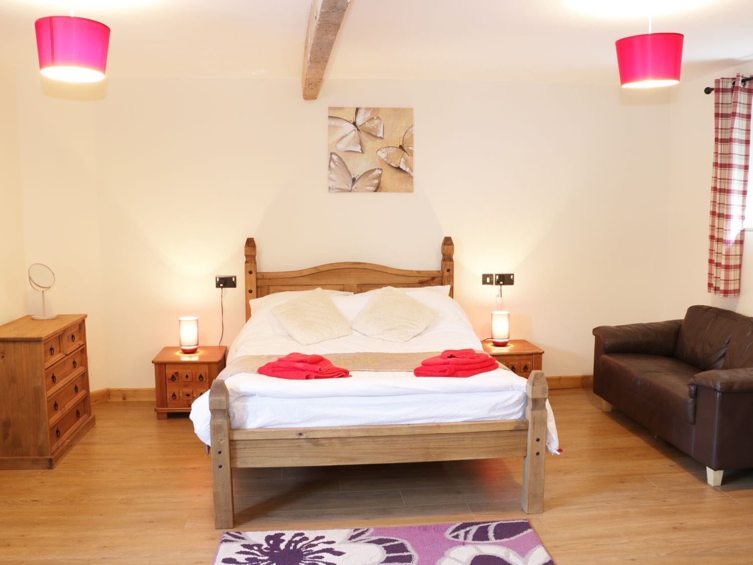 2 bedrooms, individually decorated, individually furnished