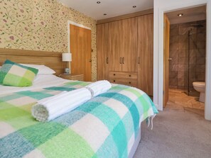 4 bedrooms, individually decorated, individually furnished, free WiFi