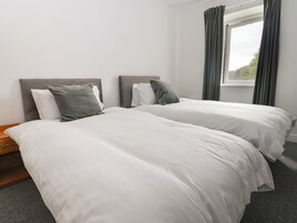 4 habitaciones, decoración personalizada y muebles diferentes 