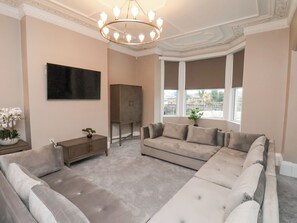 Living area - Tower View (Scarborough)