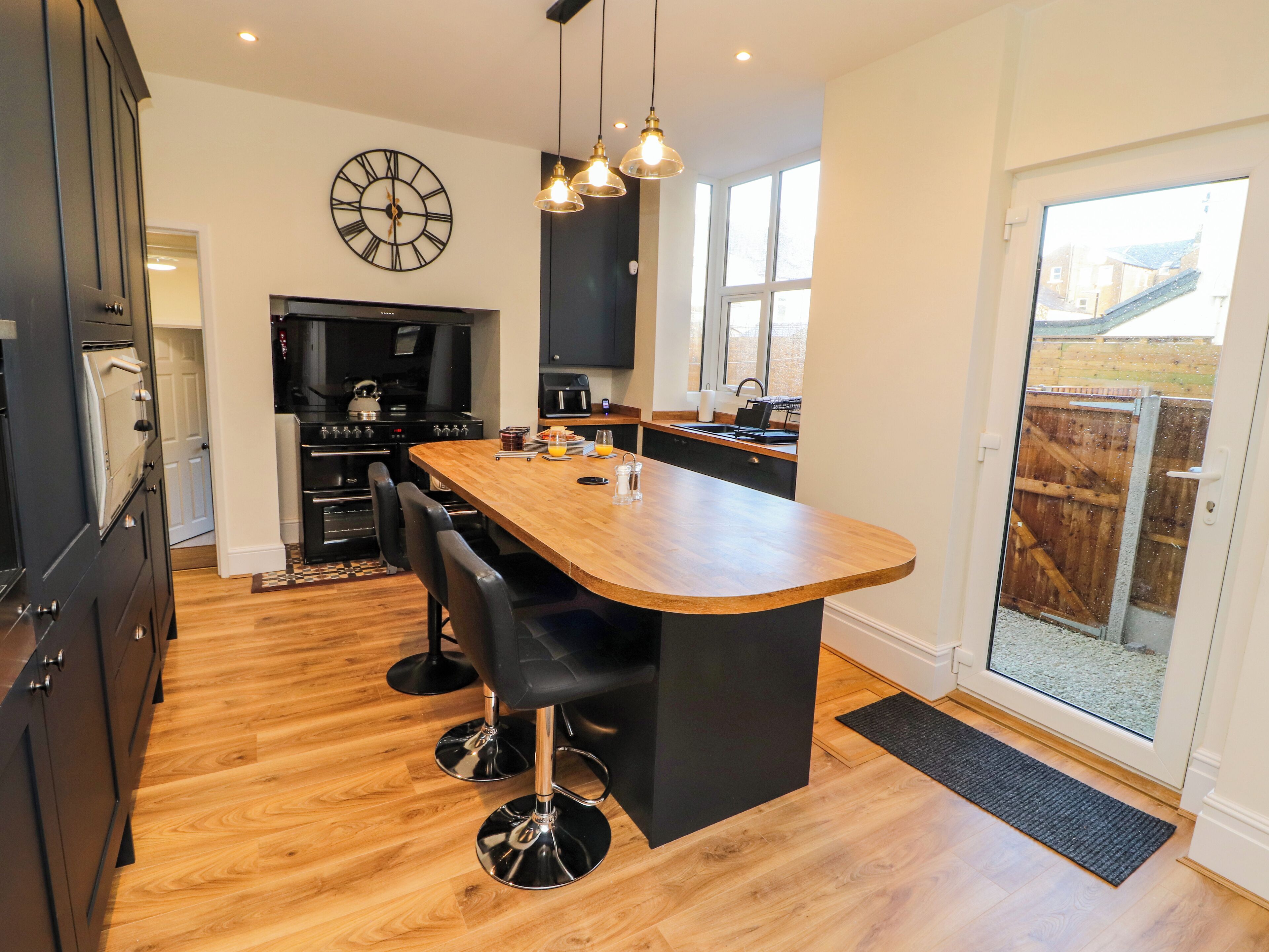 Astianpesukone, keittoastiat/astiat/ruokailuvälineet