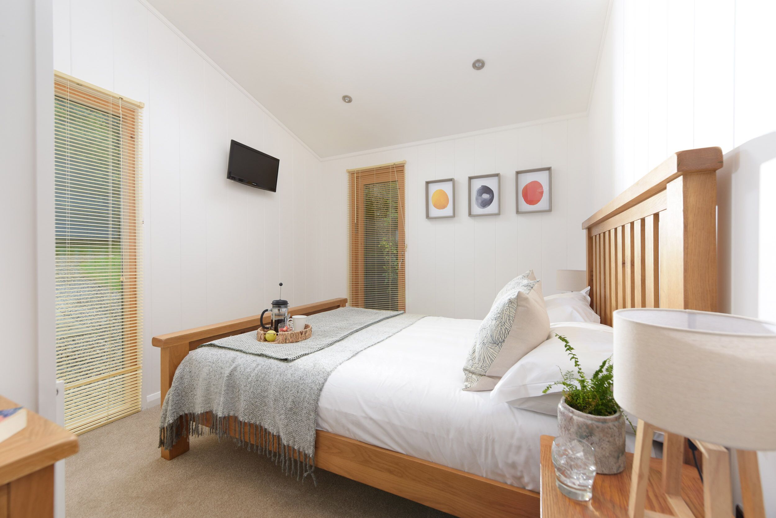 2 bedrooms, individually decorated, individually furnished, free WiFi