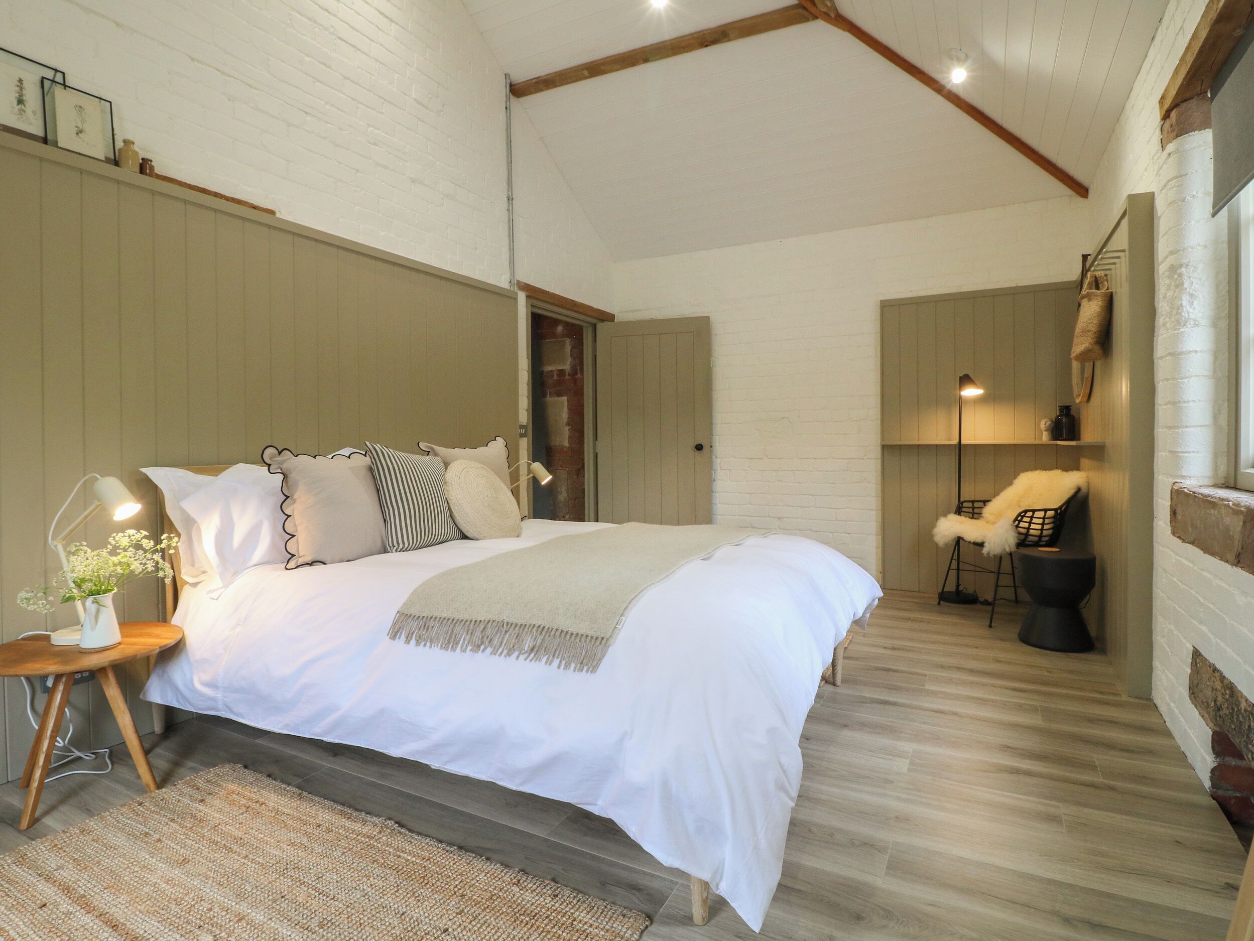 1 غرفة نوم وبديكورات فريدة لكل غرفة وطراز فريد لكل وحدة وواي فاي مجانًا