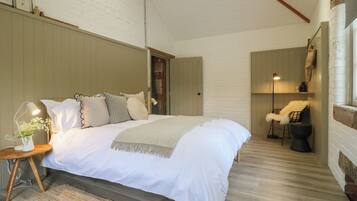 1 bedroom, individually decorated, individually furnished, free WiFi