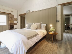 1 Schlafzimmer, individuell dekoriert, individuell eingerichtet