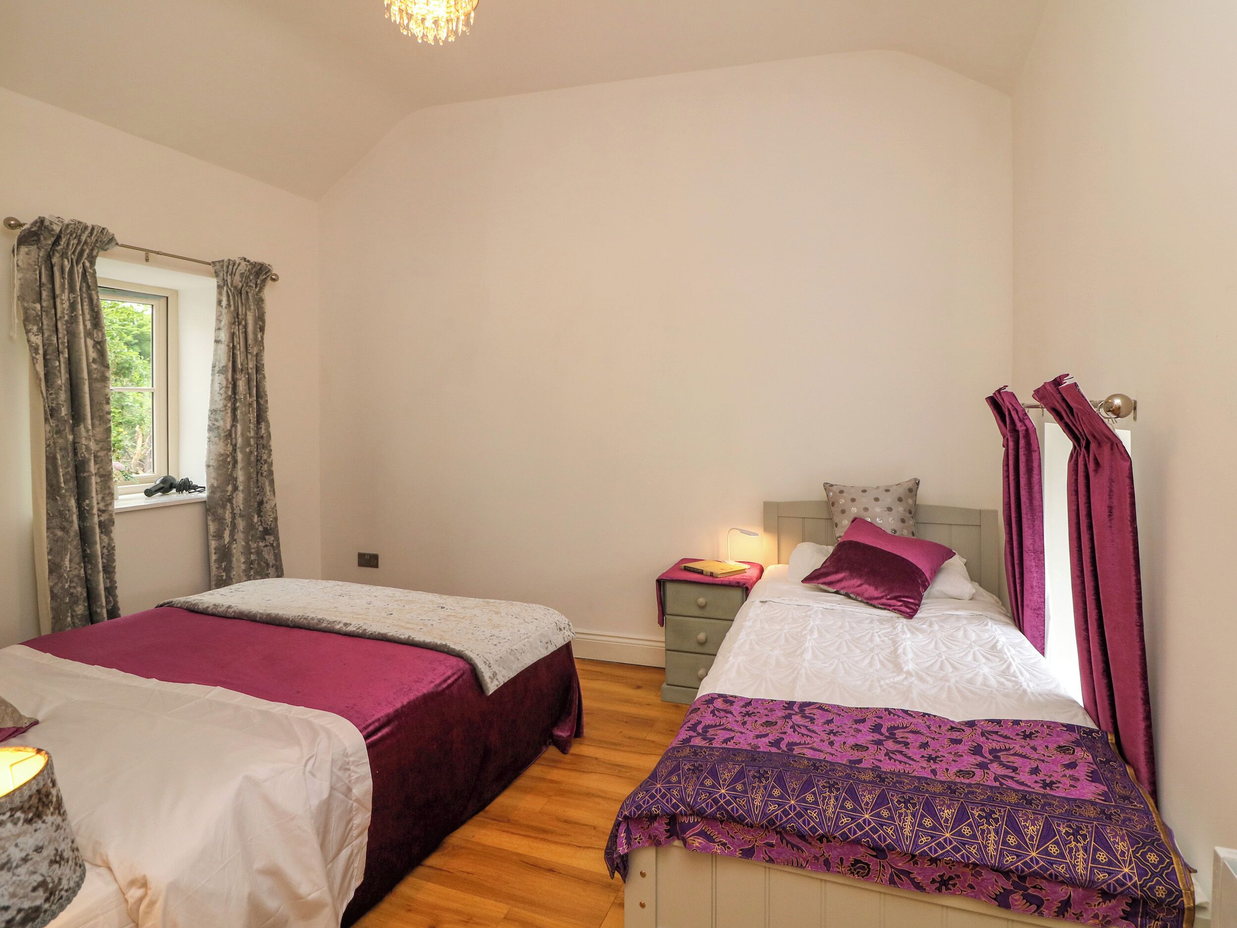 2 bedrooms, individually decorated, individually furnished