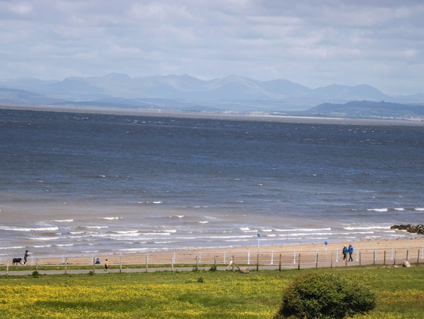 Beach nearby - Brynmar (Morecambe)