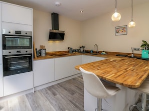 Fridge, dishwasher, electric kettle, toaster - Brynmar (Morecambe)