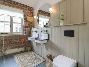 Shower - Ash Cottage - Fold Yards (Matlock)