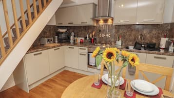 Fridge, dishwasher, electric kettle, toaster