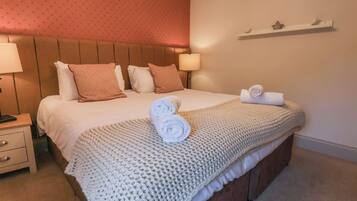 2 bedrooms, individually decorated, individually furnished, free WiFi