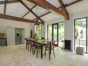 Dining - The Ivy Barn (Abergavenny)