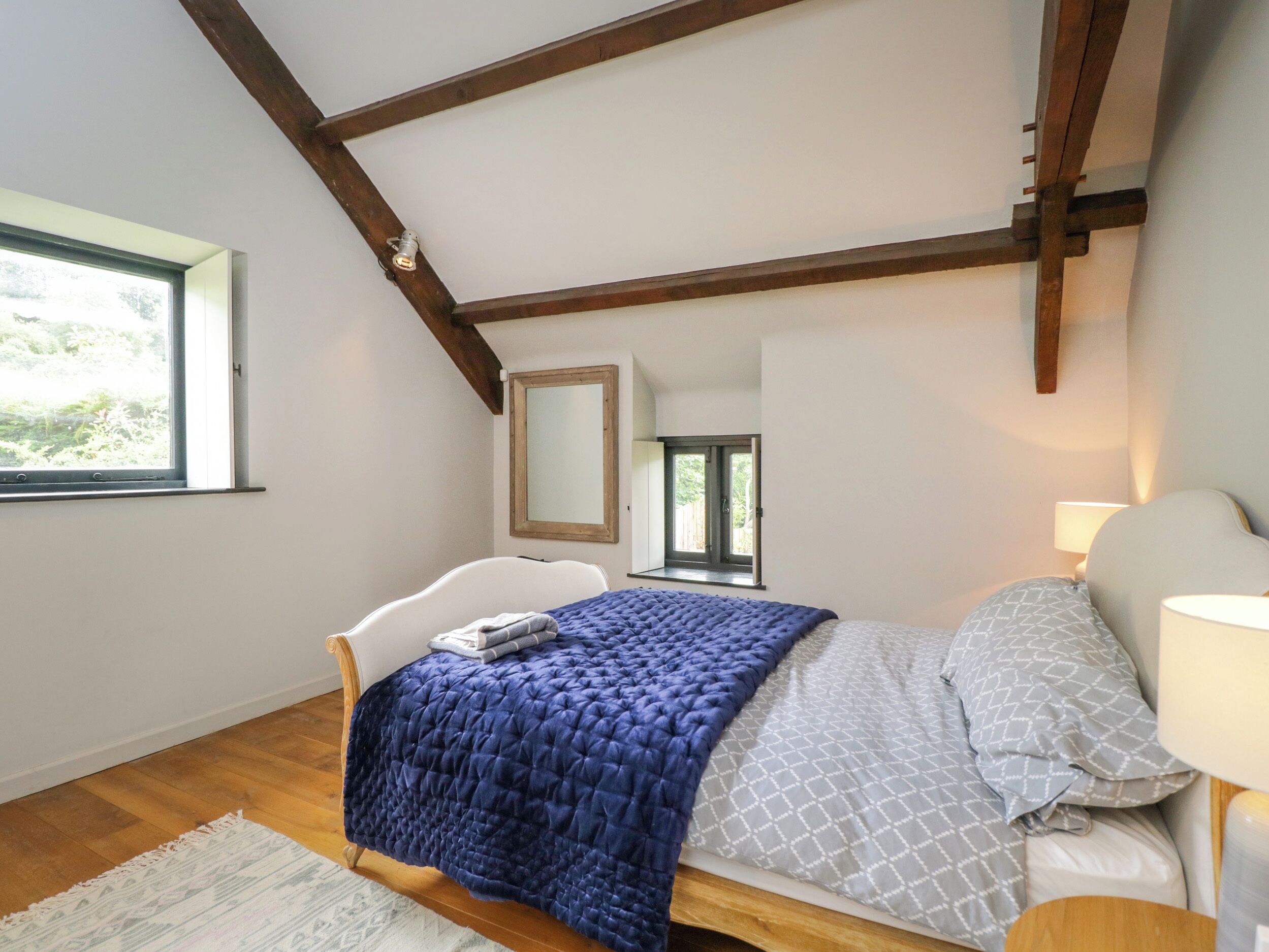 4 bedrooms, individually decorated, individually furnished, free WiFi