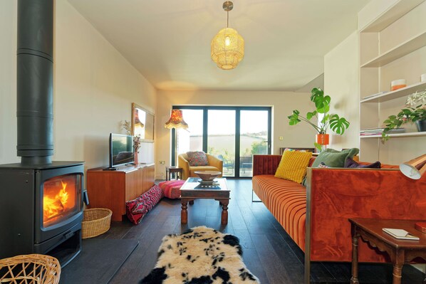 Living area - Kent Downs Cottage (Canterbury)