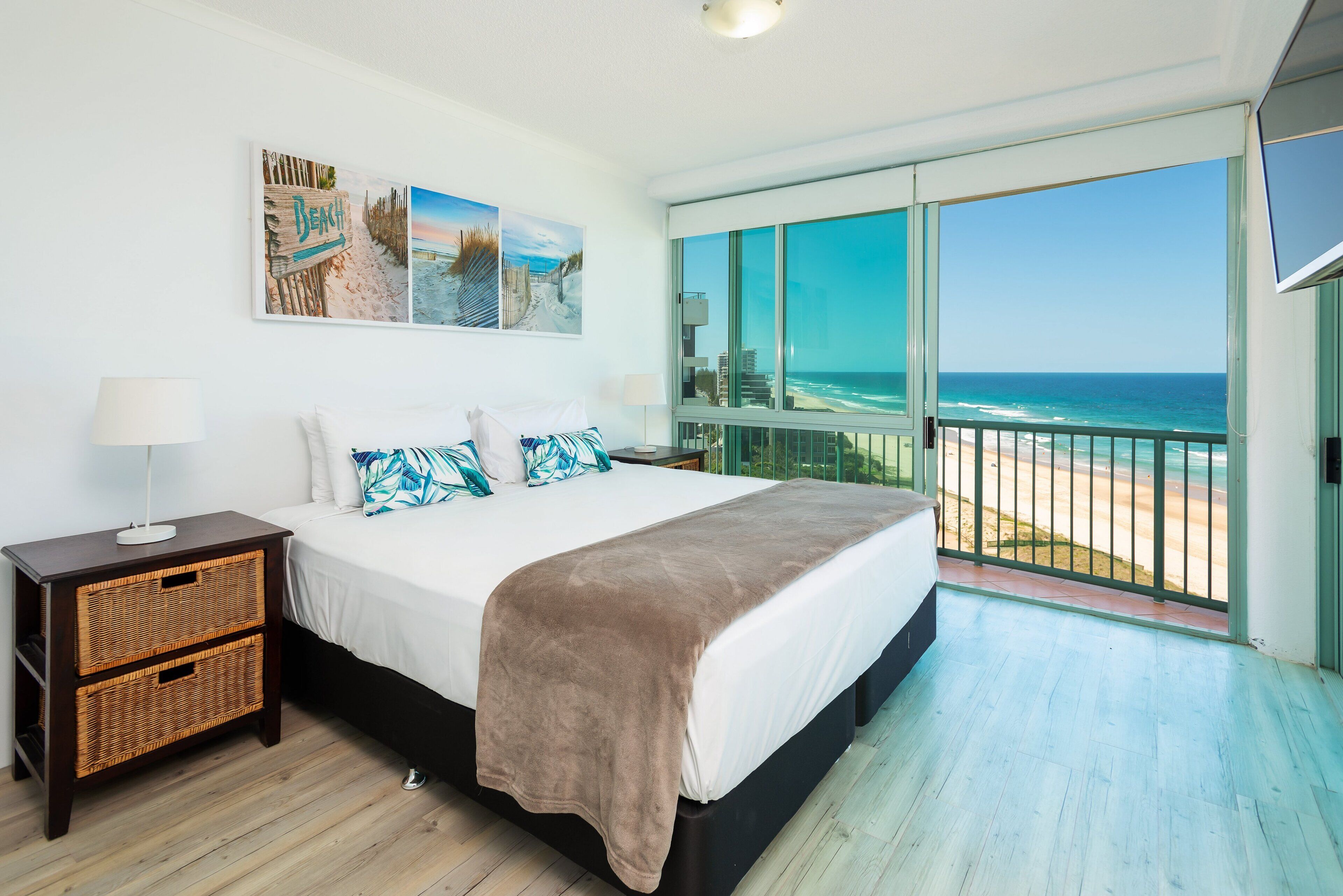 2 bedrooms, iron/ironing board, Internet, bed sheets