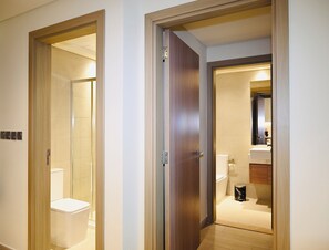 Hårtørrer, håndklæder, Sæbe, Toiletpapir