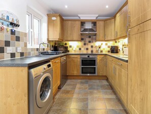 冰箱、洗碗机、电热水壶、烤面包机