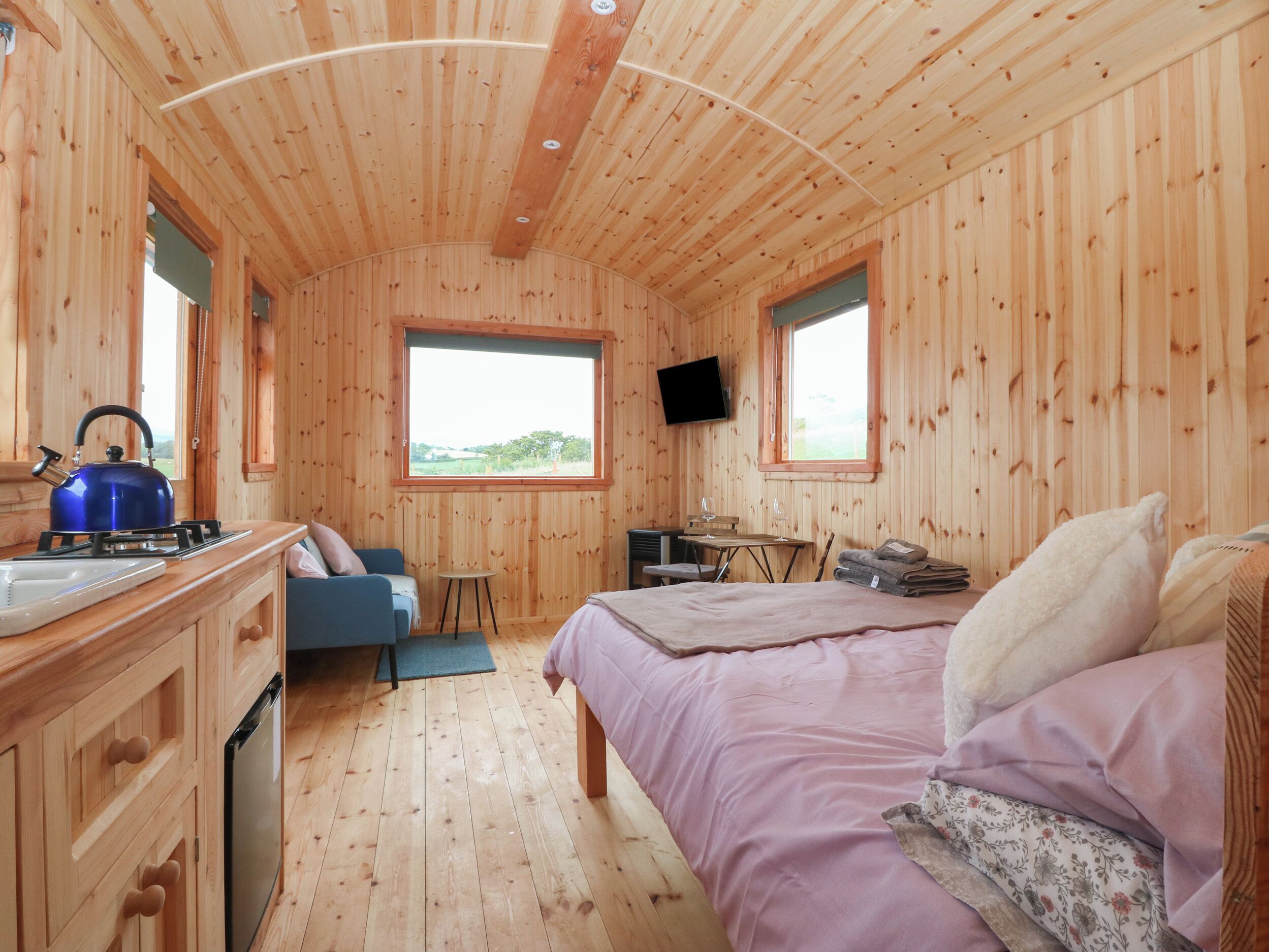 1 bedroom, individually decorated, individually furnished, free WiFi