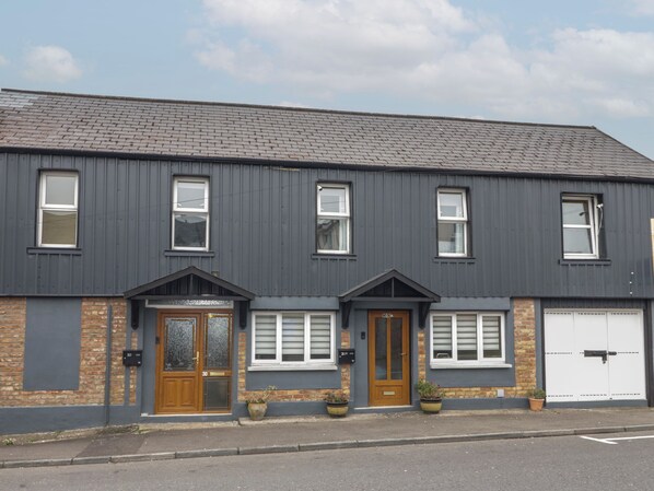 Exterior - 30 Main Street (Larne)