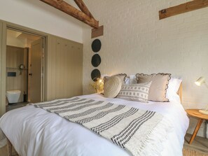 1 kamar tidur dan didekorasi berbeda-beda