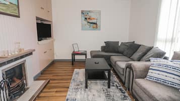 Cottage | Living area