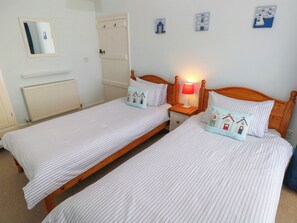 2 bedrooms, individually decorated, individually furnished, free WiFi - Orielton Cottage (Newport)
