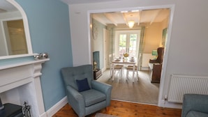 Living area - Orielton Cottage (Newport)