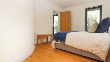 2 bedrooms, individually decorated, individually furnished, free WiFi
