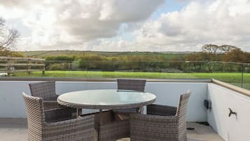 Cottage | Outdoor dining