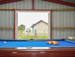Cottage | Game room