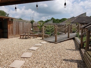 Outdoor dining - Lodge 52 - Orchid Lodge (Newton Abbot)