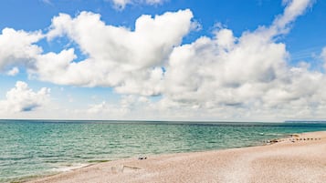 鄰近海灘