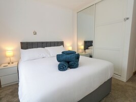 3 habitaciones, decoración personalizada y muebles diferentes 