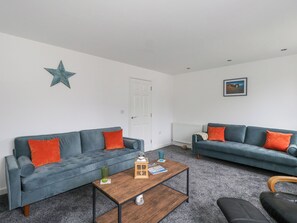 Living area - Dotties Retreat (Weymouth)