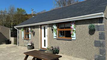 Mökki | Ulkoruokailutilat