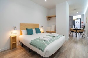 Iron/ironing board, travel crib, WiFi, bed sheets