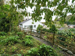 Property grounds - Inglenook (Ulverston)