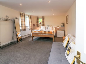 4 bedrooms, individually decorated, individually furnished, free WiFi - Inglenook (Ulverston)