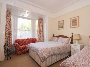 6 bedrooms, individually decorated, individually furnished, free WiFi - Plas Dorothea (Caernarfon)