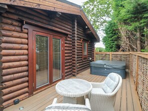 Outdoor dining - Carlton Lodge 1 (Middlesbrough)