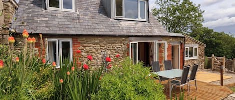 Cottage | Outdoor dining