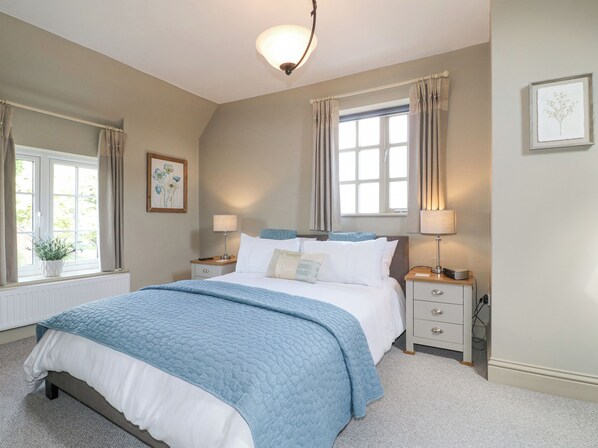 2 bedrooms, individually decorated, individually furnished, free WiFi