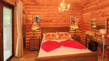 1 bedroom, individually decorated, individually furnished, free WiFi