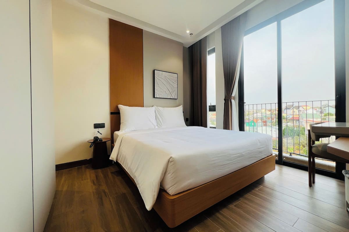 Deluxe Double Room Single Use | 1 bilik tidur, langsir/tirai gelap terus, kalis bunyi