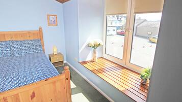 2 bedrooms, individually decorated, individually furnished, free WiFi