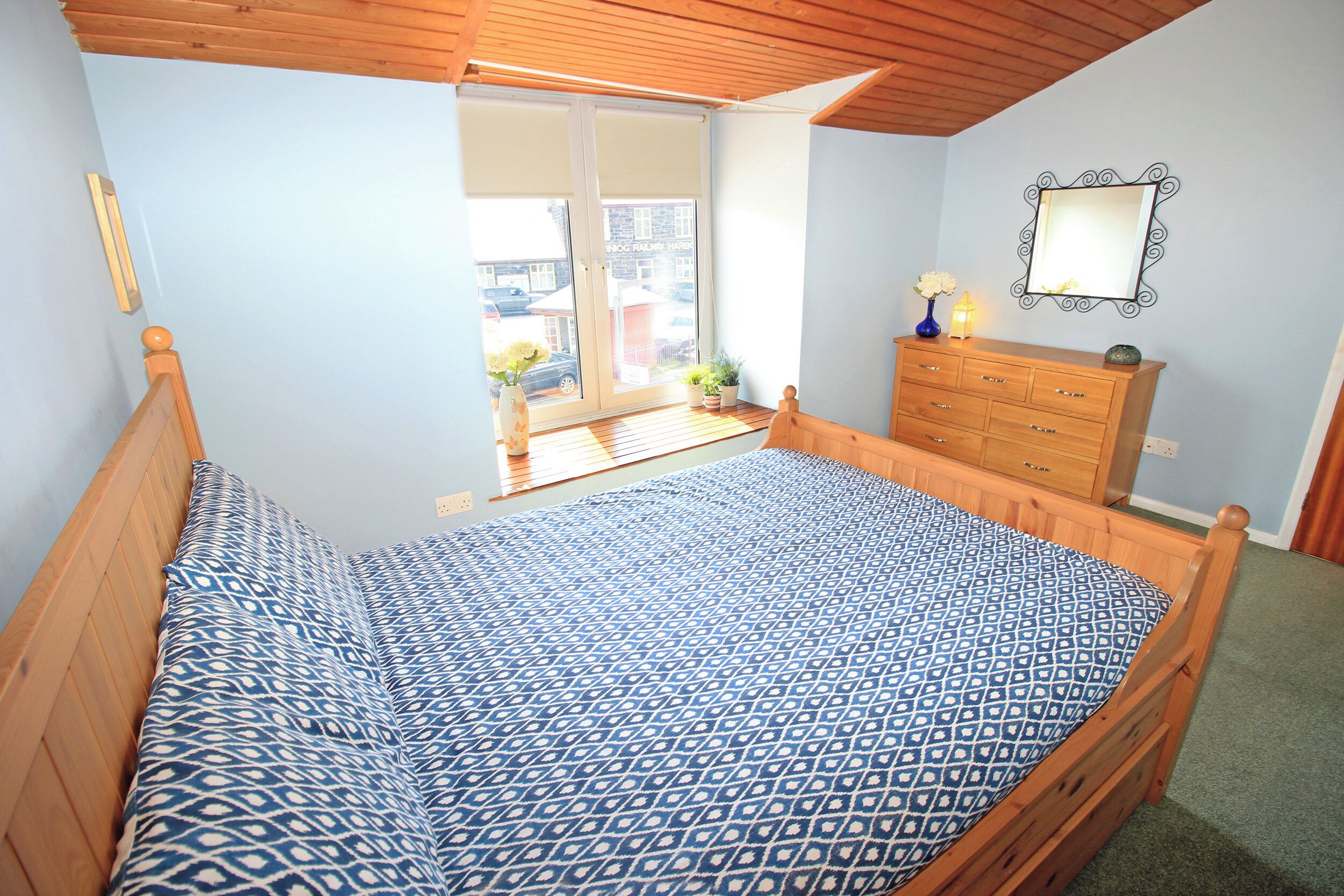 2 bedrooms, individually decorated, individually furnished, free WiFi